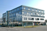 Frontbild repräsentatives Bürogebäude - im Alleinauftrag - 2 Etagen á ca. 850 m² - teilbar ab ca. 358 m²